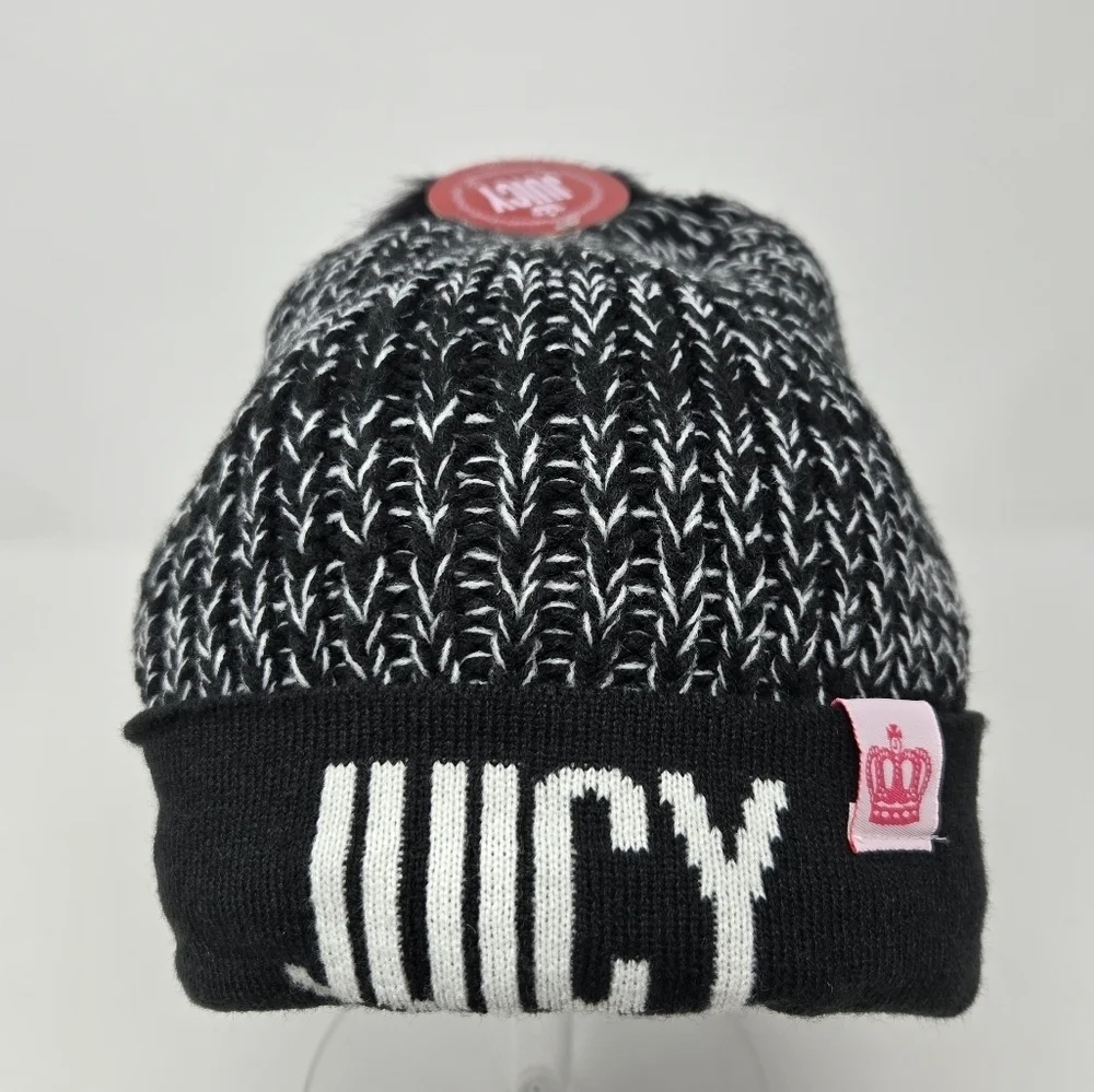 NWT JUICY COUTURE BLACK & WHITE POM POM BEANIE HAT KNITWEAR WOMEN OS CROCHET